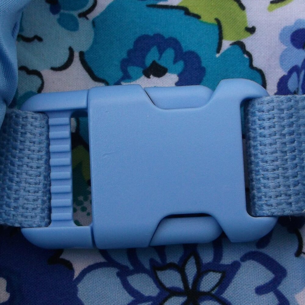 Vera Bradley Quilted Crossbody + New D’Bello Blue Headband • 2‑Piece Bundle - Picture 3 of 6